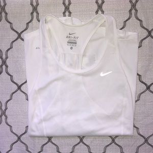 White nike tank top